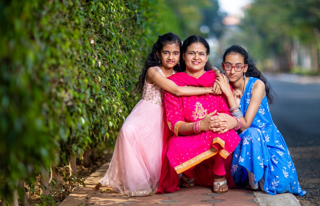 Neeta-Shankar-Photography-Family-Portraits-Mom-and-daughters